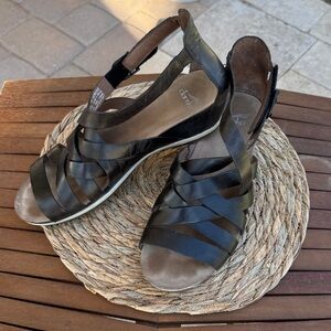 Dansko Black Strappy Leather wedge Sandals